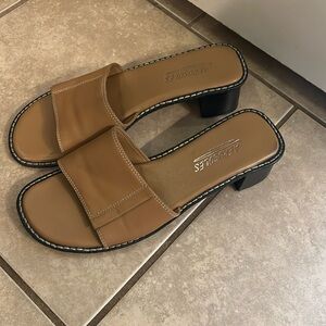 Aerosoles tan size 7.5 sandals